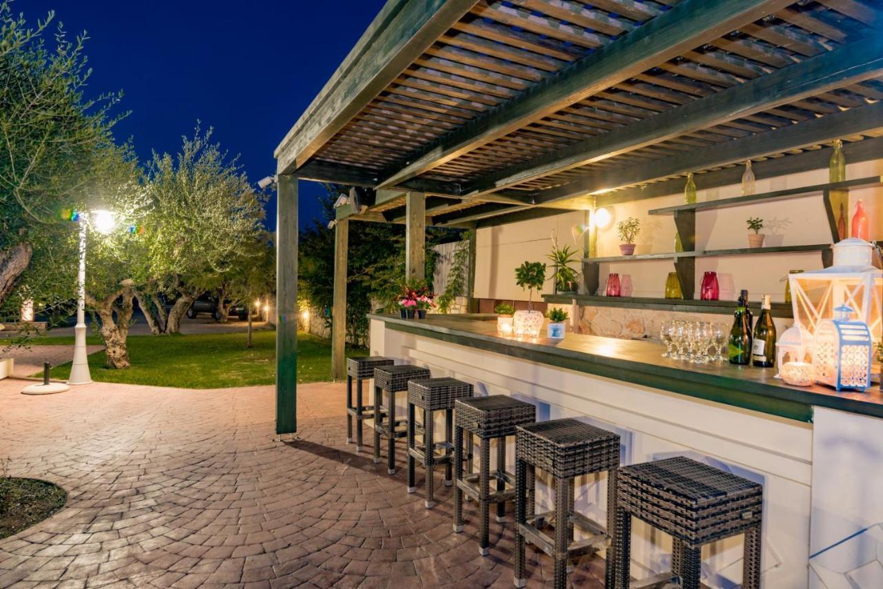 Astarte Villas - Istar Villa With Tennis Court Μαχαιράδο Εξωτερικό φωτογραφία
