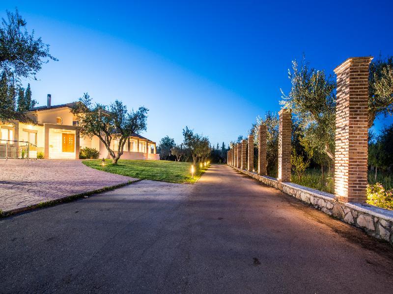 Astarte Villas - Istar Villa With Tennis Court Μαχαιράδο Εξωτερικό φωτογραφία